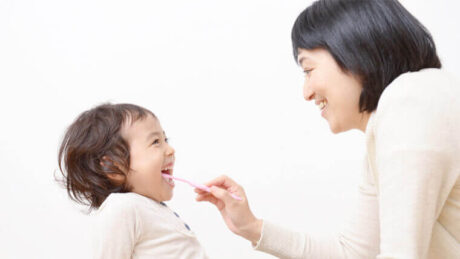 親子の仕上げ磨き