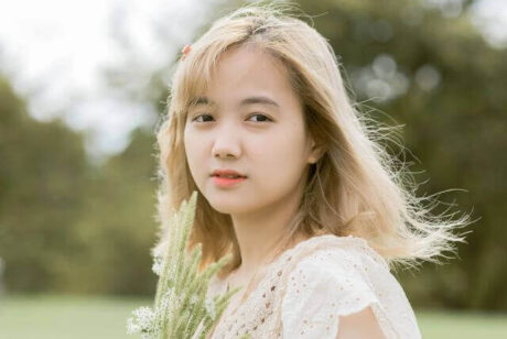 女性